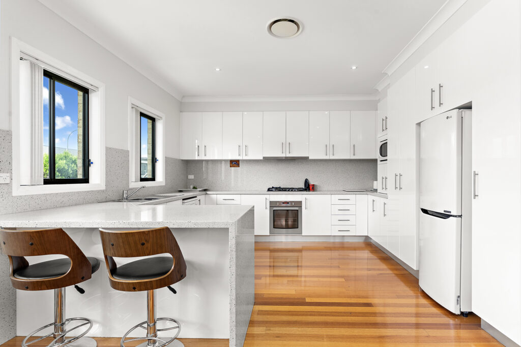 63 Whimbrel Avenue, Lake Heights NSW 2502 - photo 2