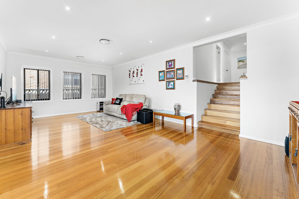 63 Whimbrel Avenue, Lake Heights NSW 2502 - photo 3
