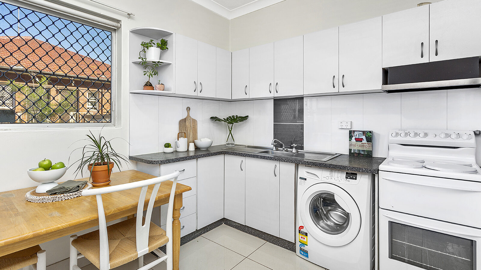 1/11A Kembla Street, Wollongong NSW 2500 - photo 2