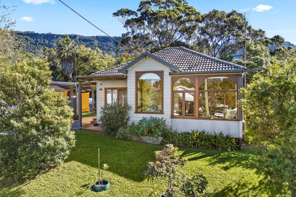 Sold - 41 The Waves - New Property in Thirroul - Real Estate by Peter Armstrong