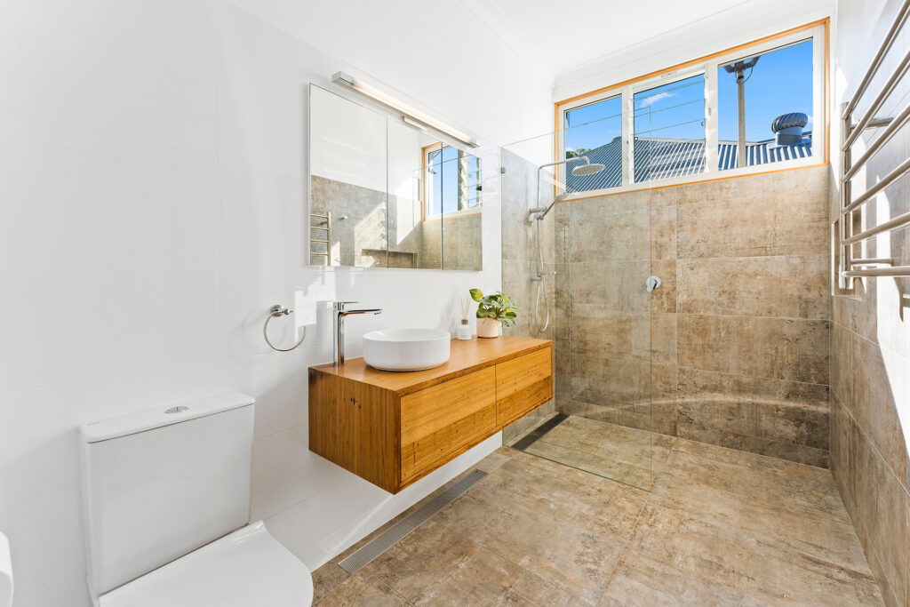 Sold - 41 The Waves - New Property in Thirroul - Real Estate by Peter Armstrong