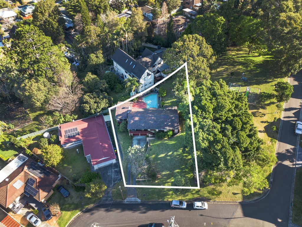 Sold - 22 Treetop Glen - New Property in Thirroul - Real Estate by Christian Zeidler