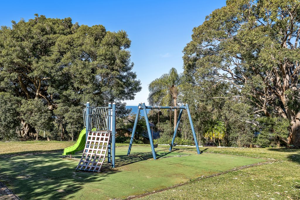 Sold - 22 Treetop Glen - New Property in Thirroul - Real Estate by Christian Zeidler