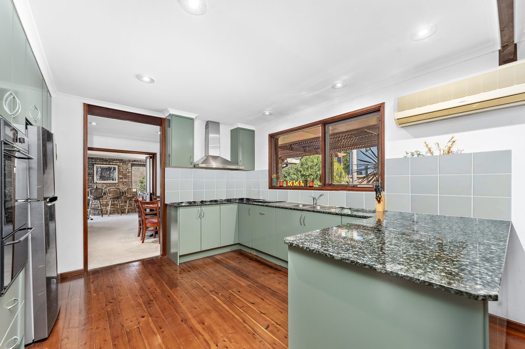 Sold - 22 Treetop Glen - New Property in Thirroul - Real Estate by Christian Zeidler