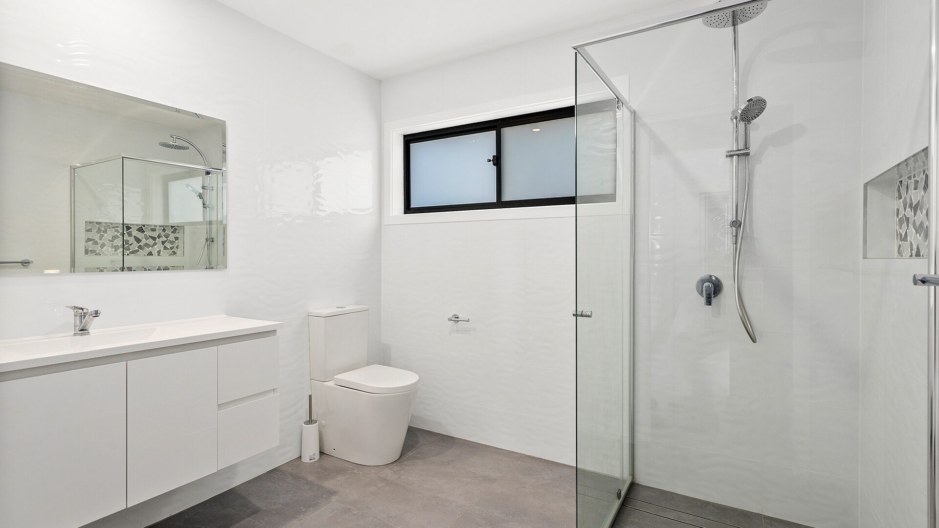For Sale - 16 Cliff Parade - New Property in Thirroul - Real Estate by Peter Armstrong