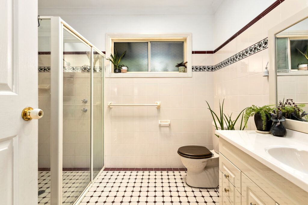 Auction - 51 George Street - New Property in Thirroul - Real Estate by Christian Zeidler