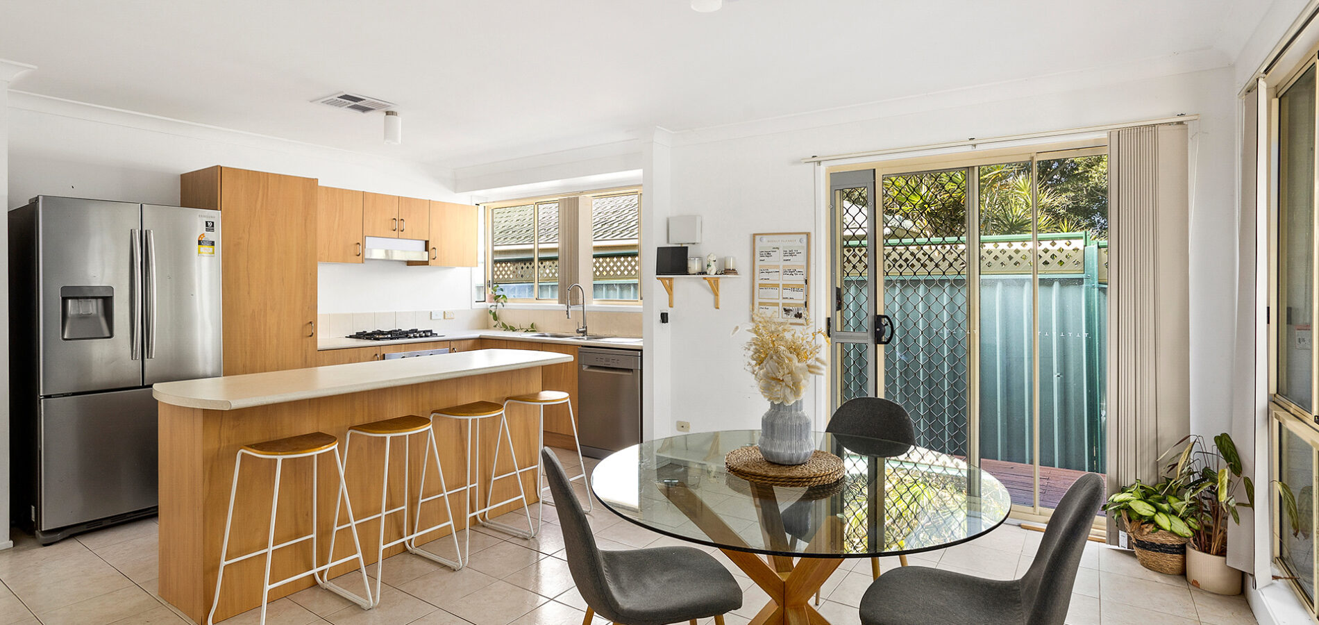 72 Sunnybank Crescent, Horsley