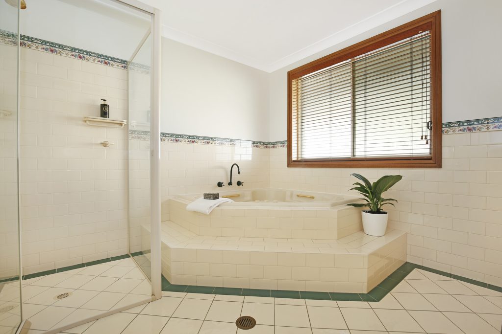 Sold - 9 Kallara Link - New Property in Cordeaux Heights - Real Estate by Christian Zeidler