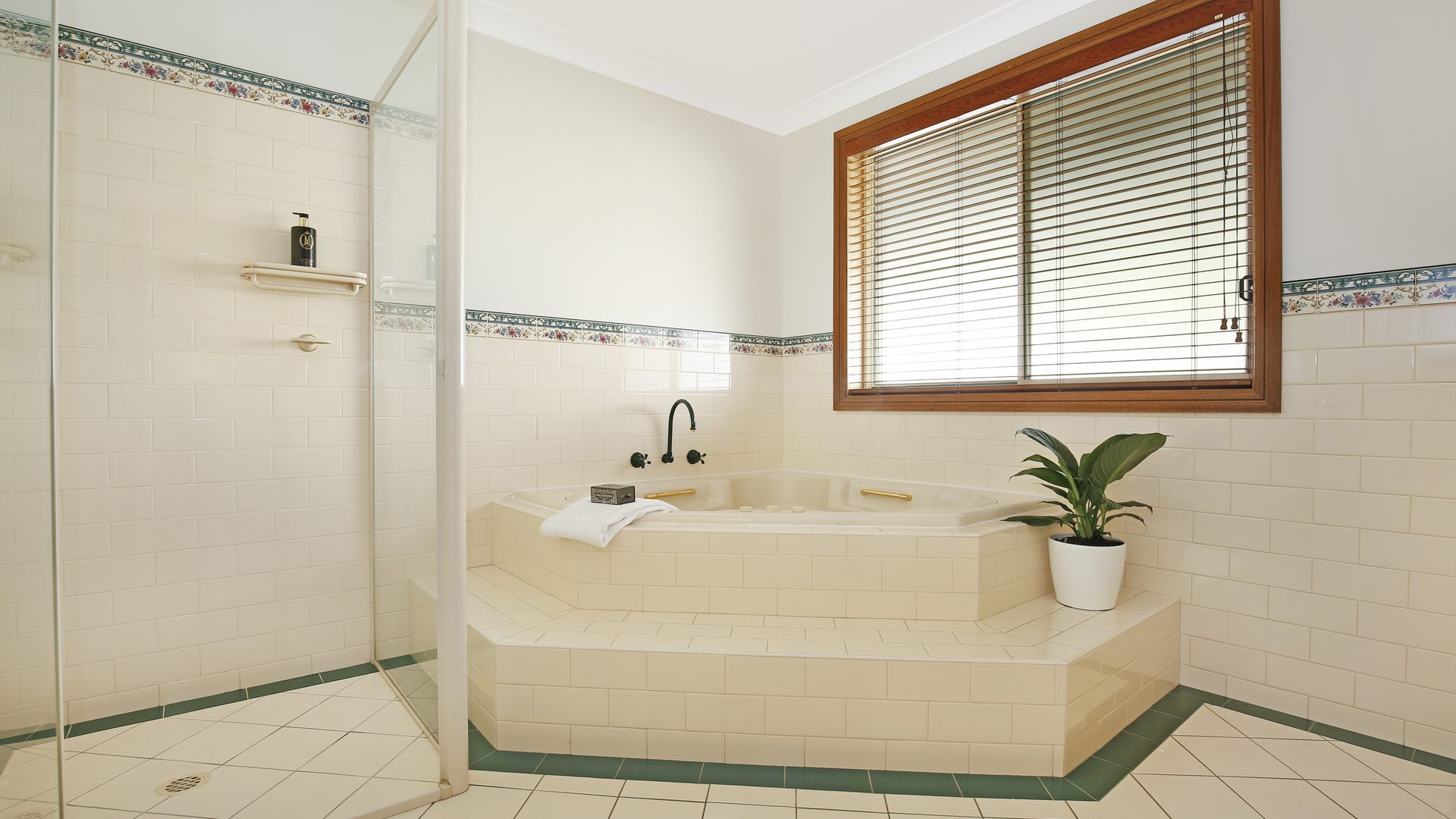 Sold - 9 Kallara Link - New Property in Cordeaux Heights - Real Estate by Christian Zeidler