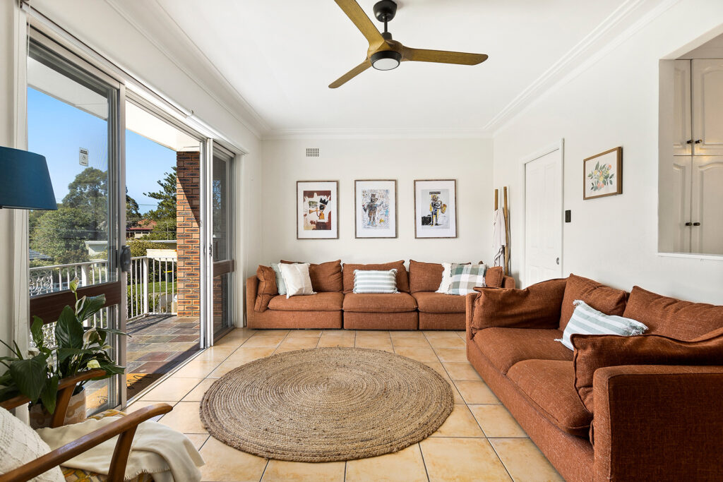 Auction - 16 Risley Road - New Property in Figtree - Real Estate by Christian Zeidler