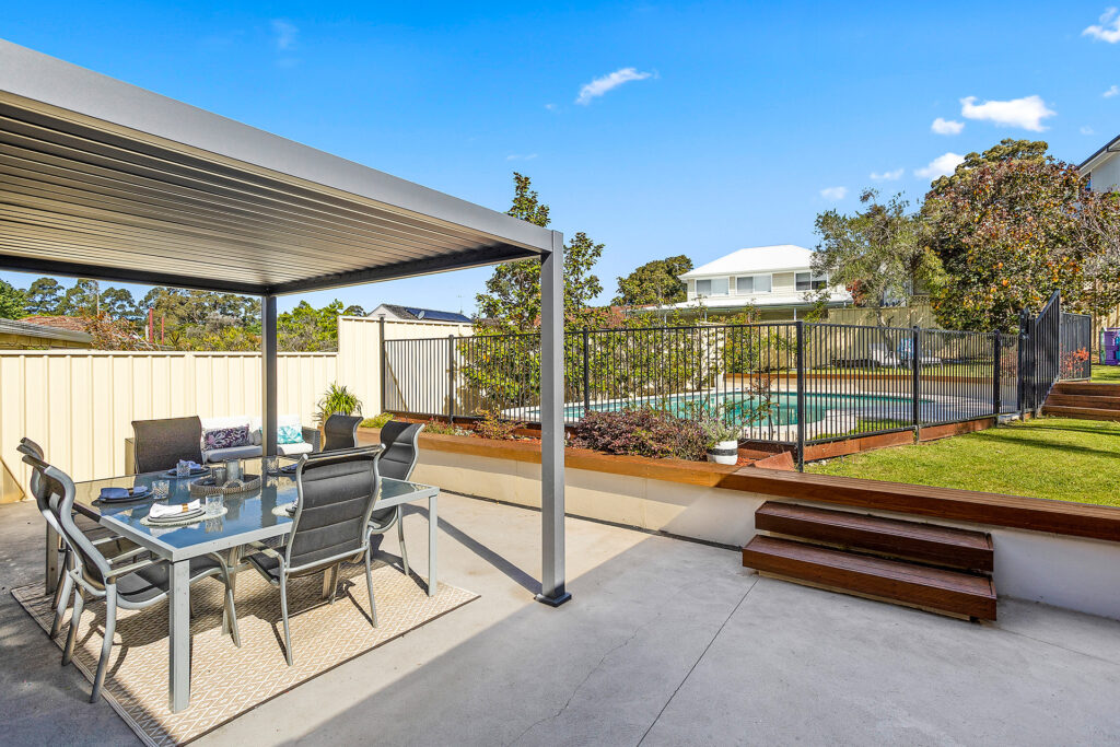 Auction - 16 Risley Road - New Property in Figtree - Real Estate by Christian Zeidler