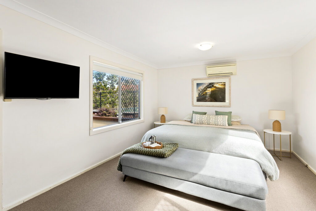 Auction - 16 Risley Road - New Property in Figtree - Real Estate by Christian Zeidler