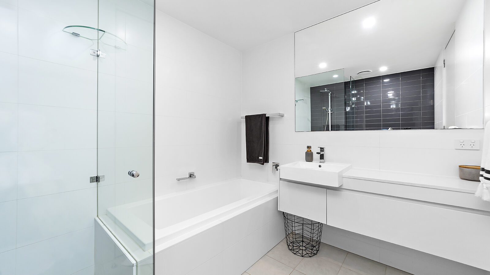 Sold - 202/3 Grand Court - New Property in Fairy Meadow - Real Estate by Christian Zeidler