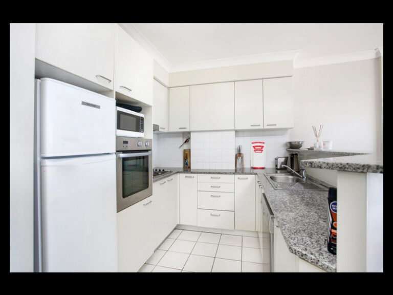 Leased - 214 Princes Highway - New Property in Fairy Meadow - Real Estate by Lara McDonald