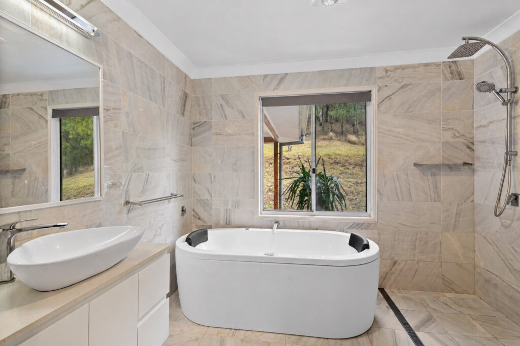 For Rent - 235 Yellow Rock Rd - New Property in Yellow Rock - Real Estate by Lara McDonald