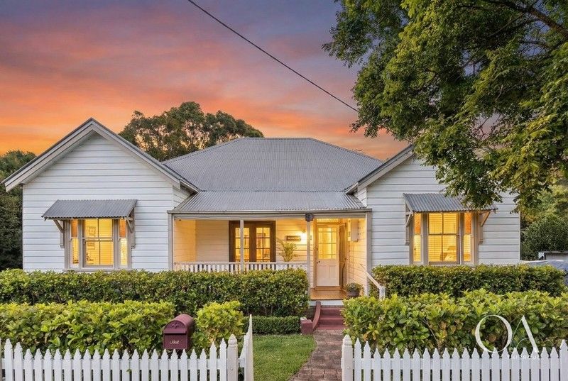 6 Lachlan Street